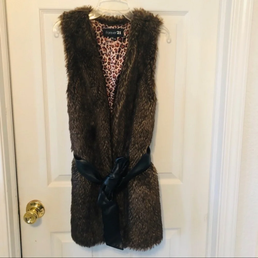FOREVER 21 faux vegan fur furry brown vest with leather belt size small